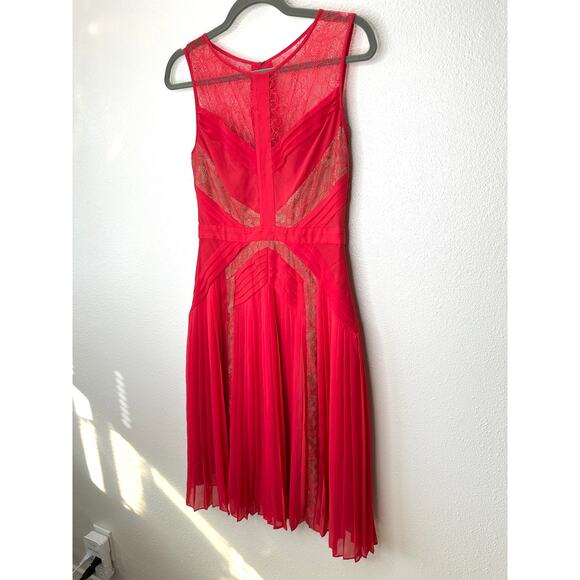 BCBGMAXAZRIA Raya Red Sleeveless Chevron Pleated Lace Dress 6 - Picture 3 of 16